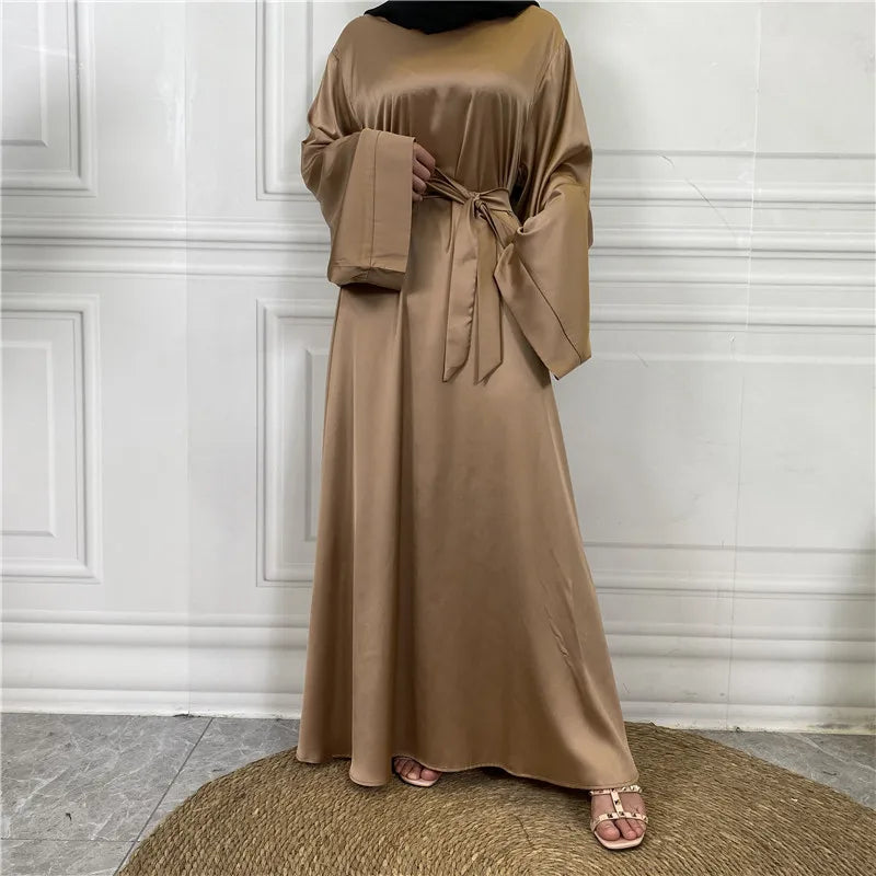 Abaya elegante in satin – Abito lungo chic per cerimonie